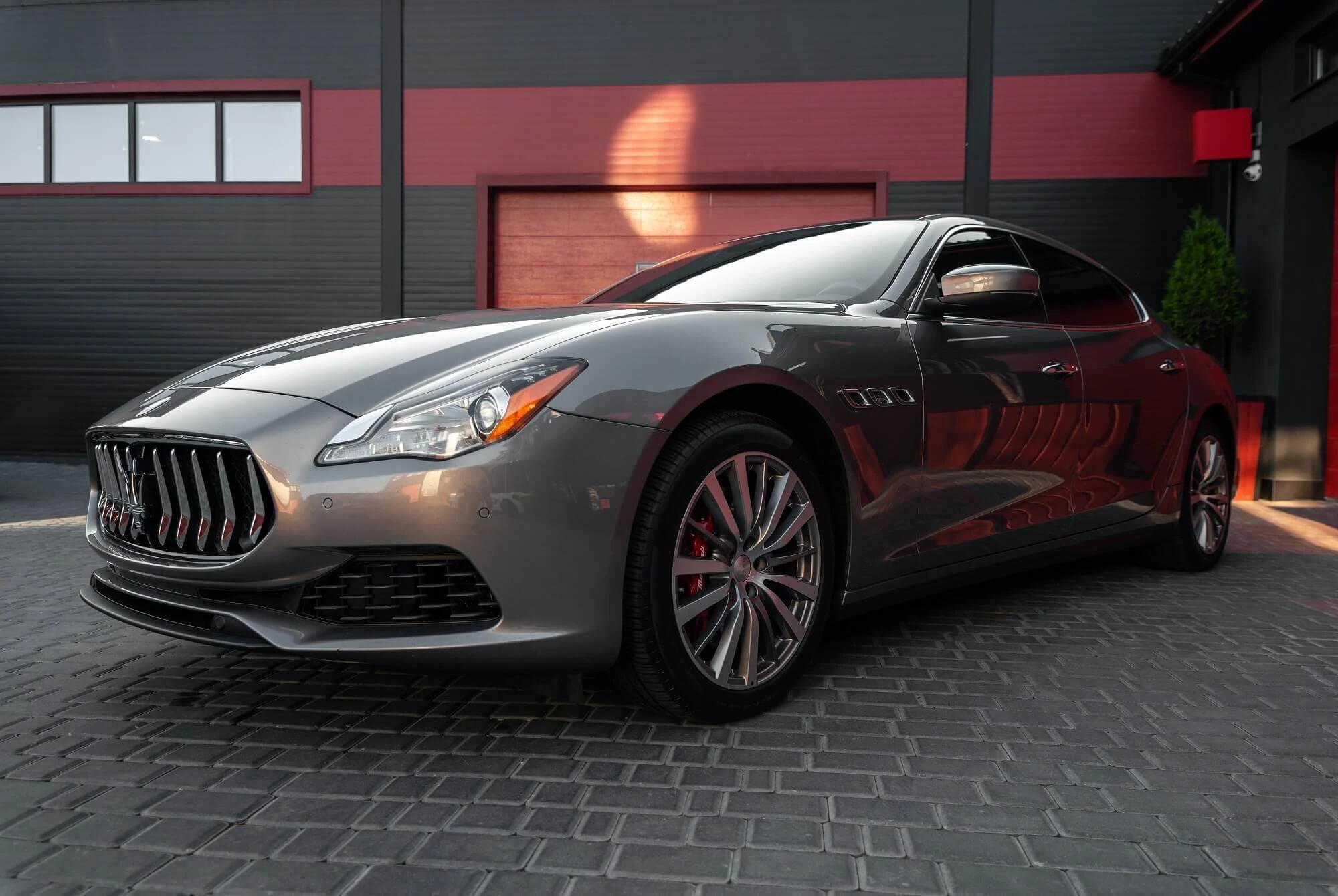 Maserati Ghibli Grey