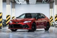 Toyota Camry GR Sport Kırmızı