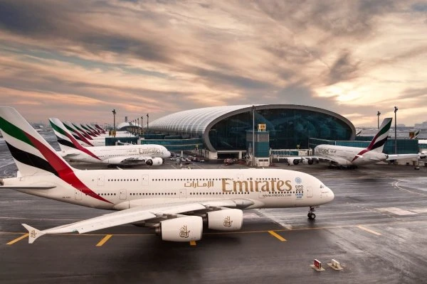 e-zigarette dubai flughafen Darf man Einweg-E-Zigaretten ins Flugzeug mitnehmen? Wie lauten die Regeln  und Vorschriften?