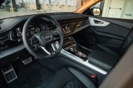 Audi Q8 Areia