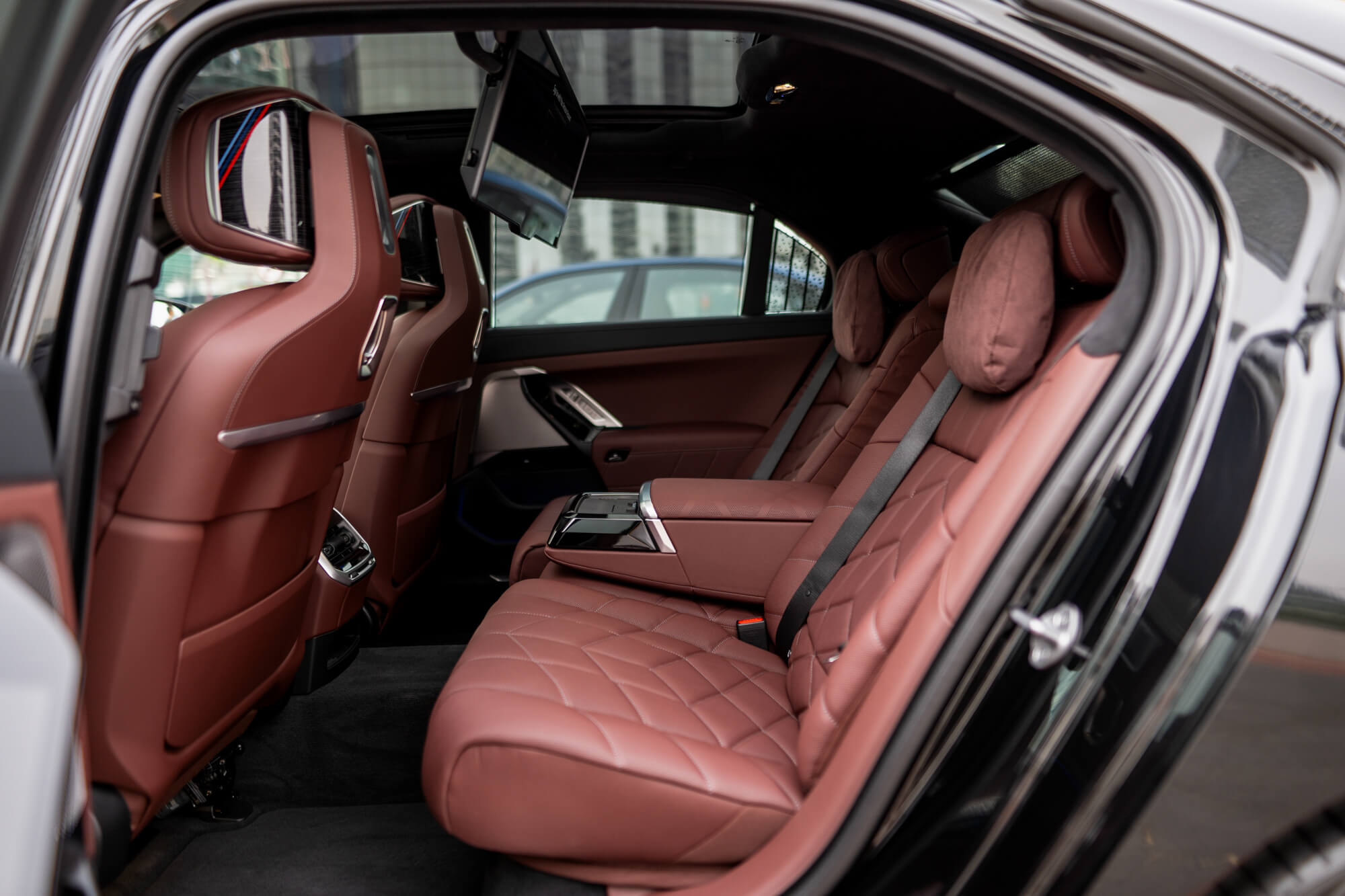 BMW 740 New Gen M Sport Svart