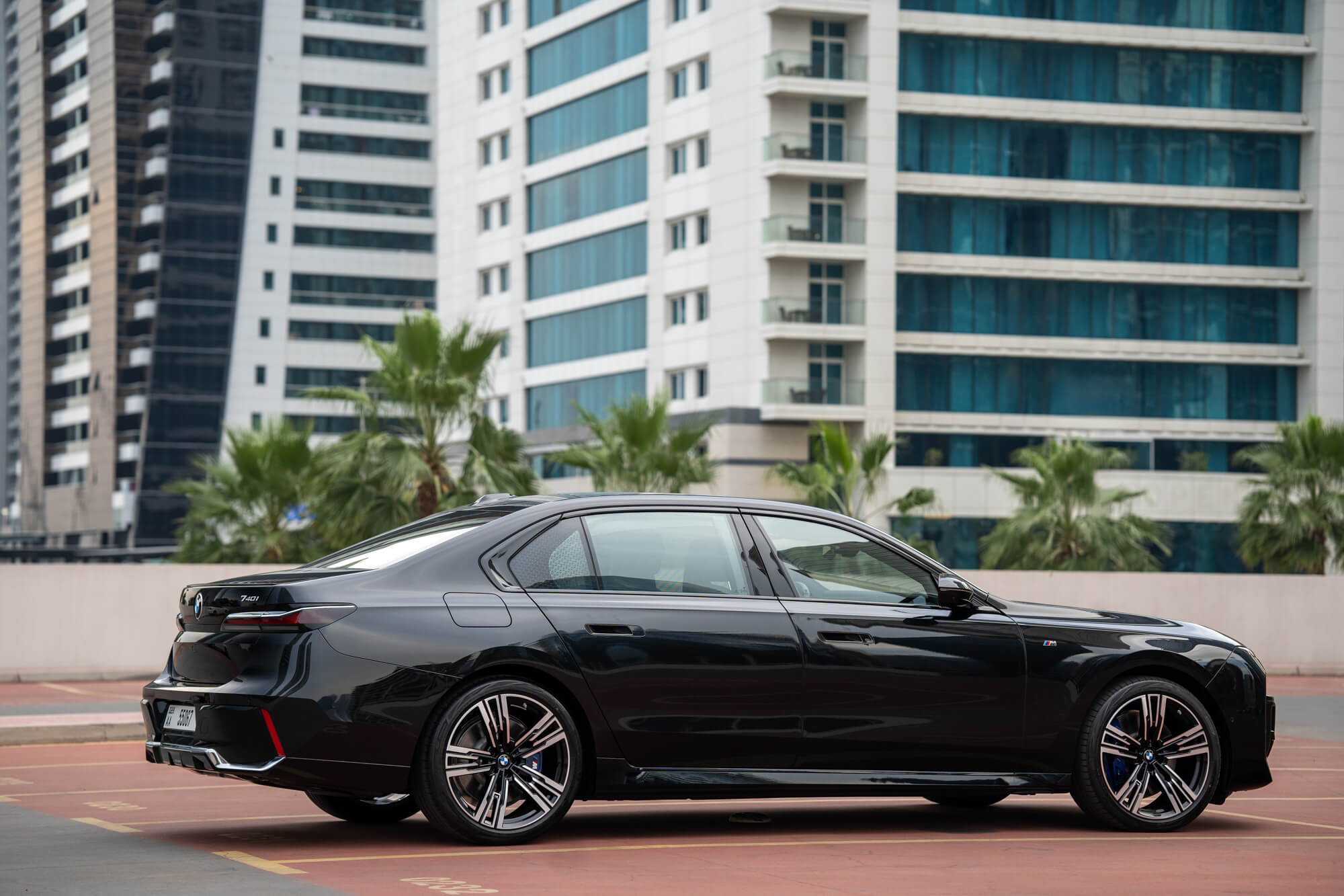 BMW 740 New Gen M Sport Svart