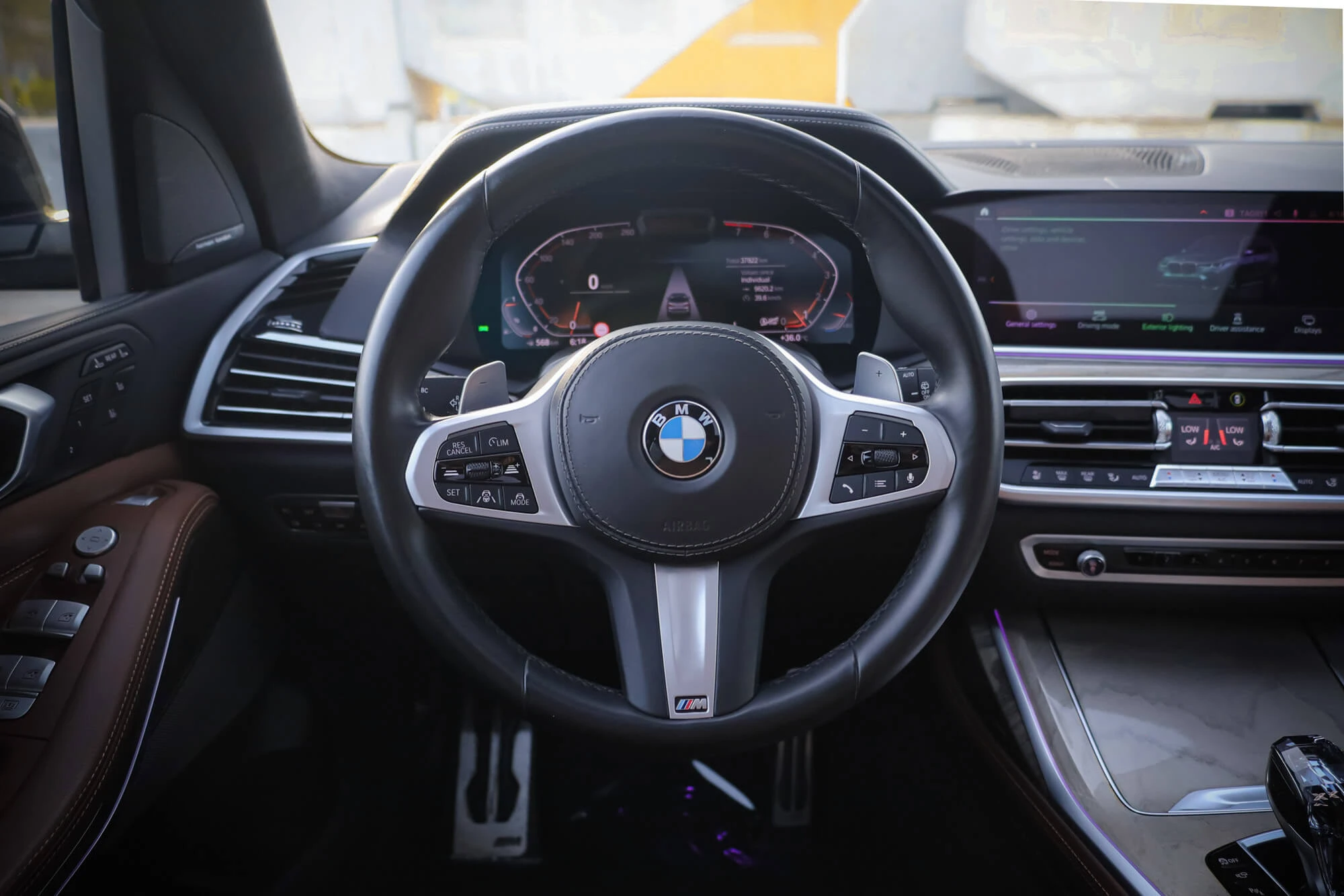 BMW X7 40i Черный