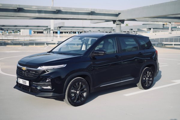 雪佛兰 Captiva 7 座黑色轿车