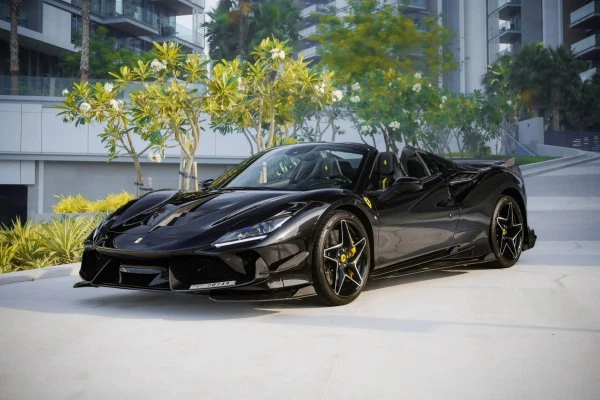 Ferrari F8 Negro