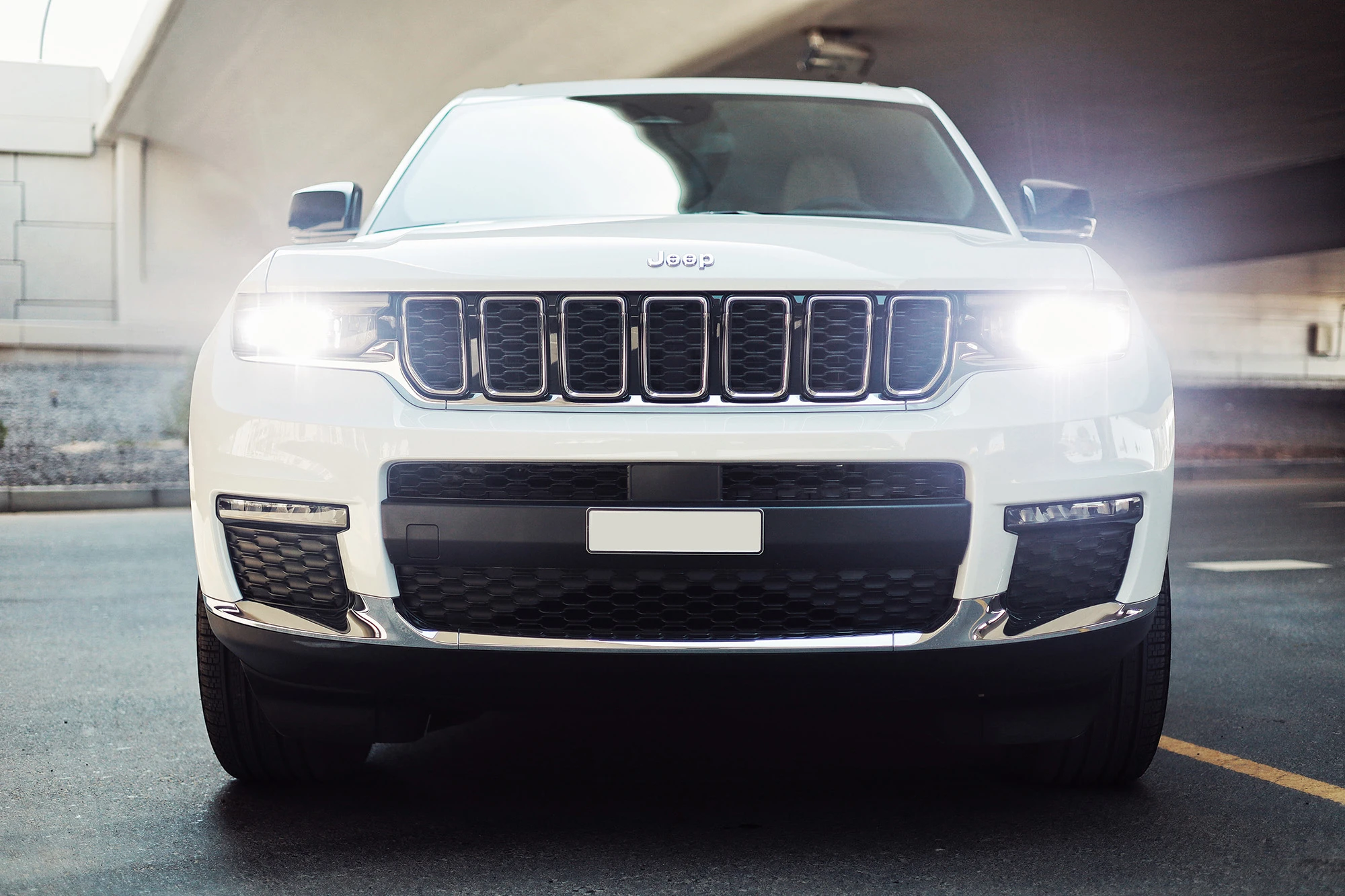 Jeep Grand Cherokee White