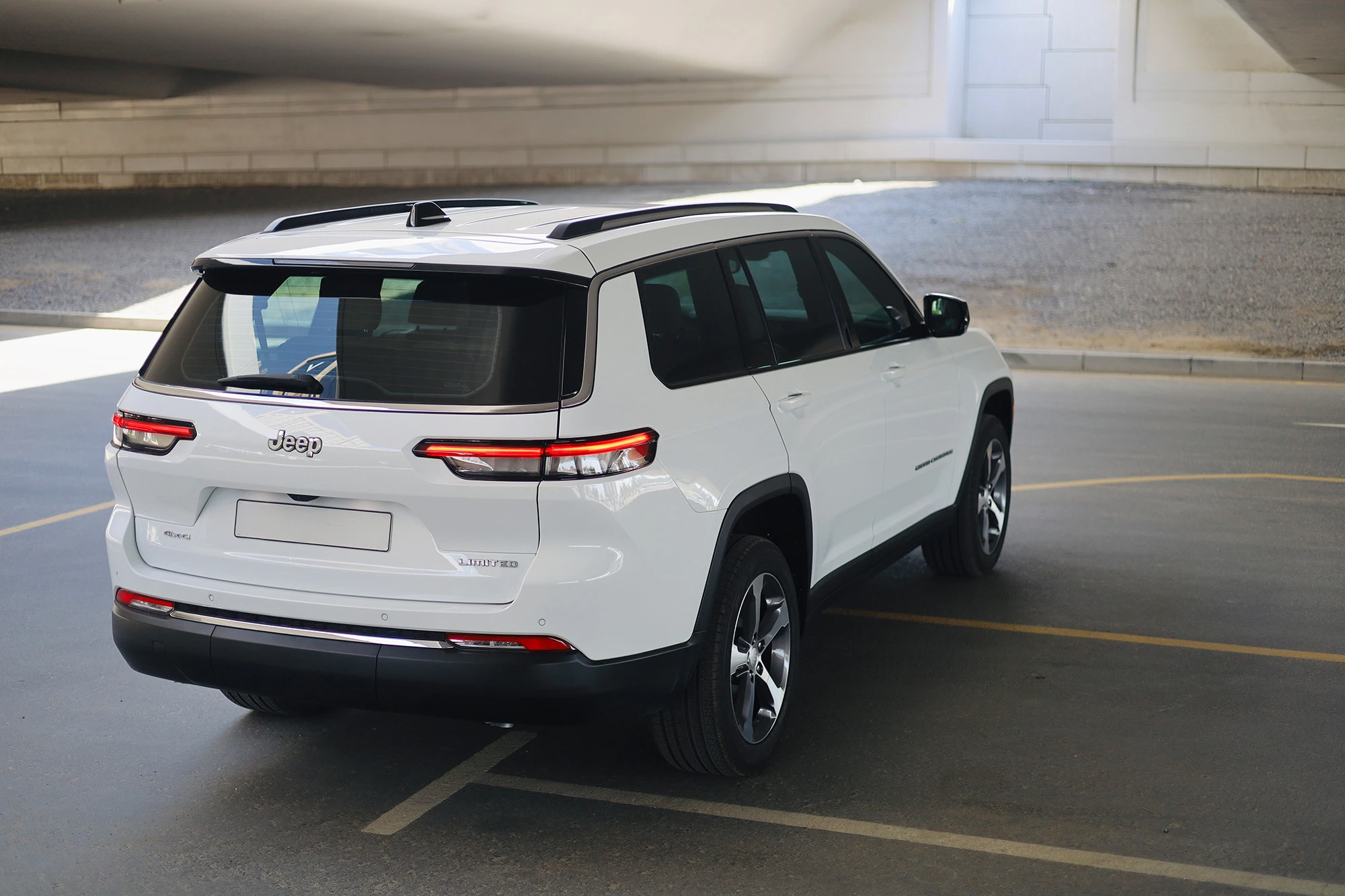 Jeep Grand Cherokee White