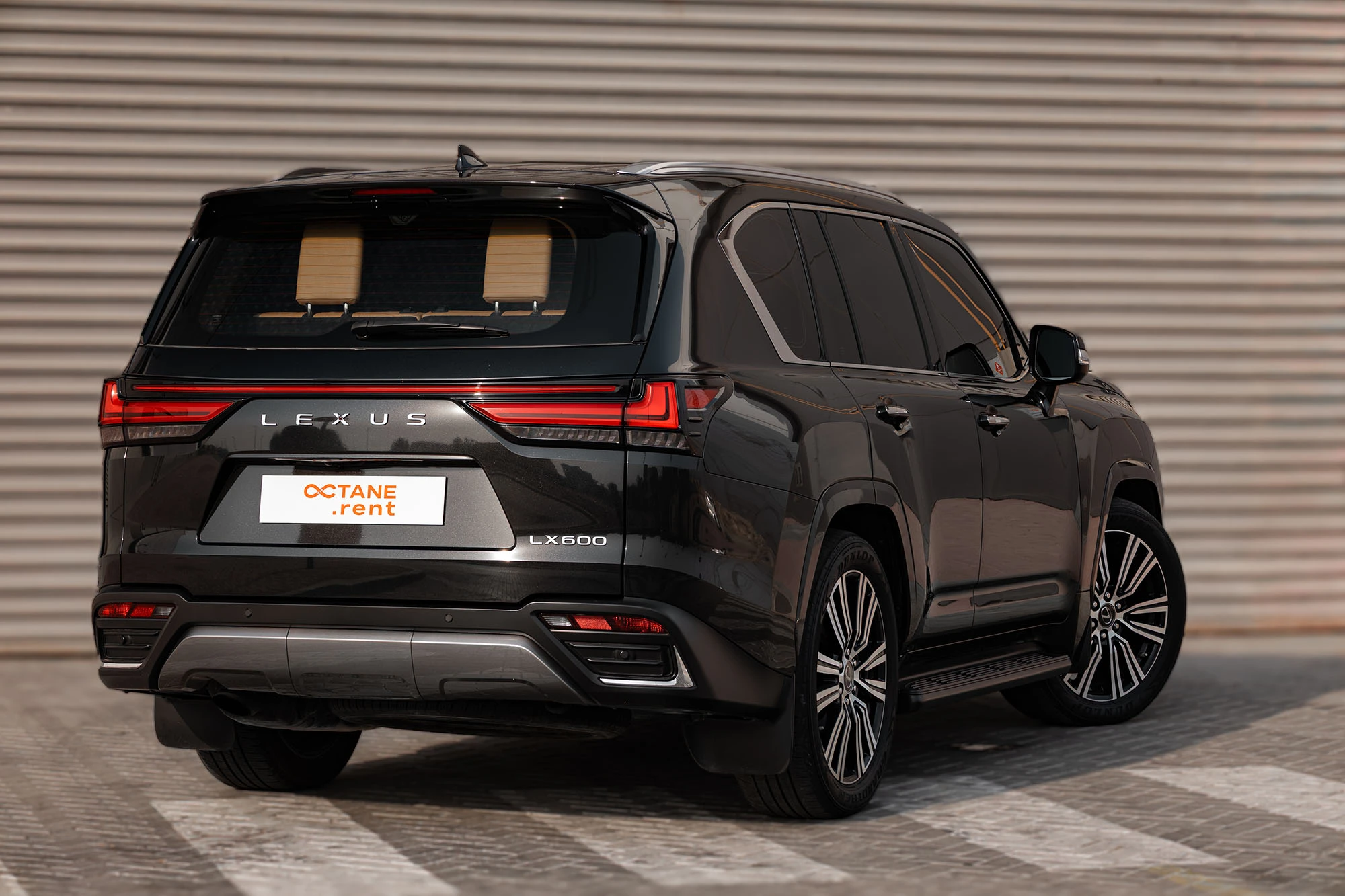 Lexus LX600 Черный