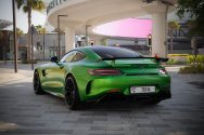 مرسيدس بنز AMG GTR باللون الأخضر