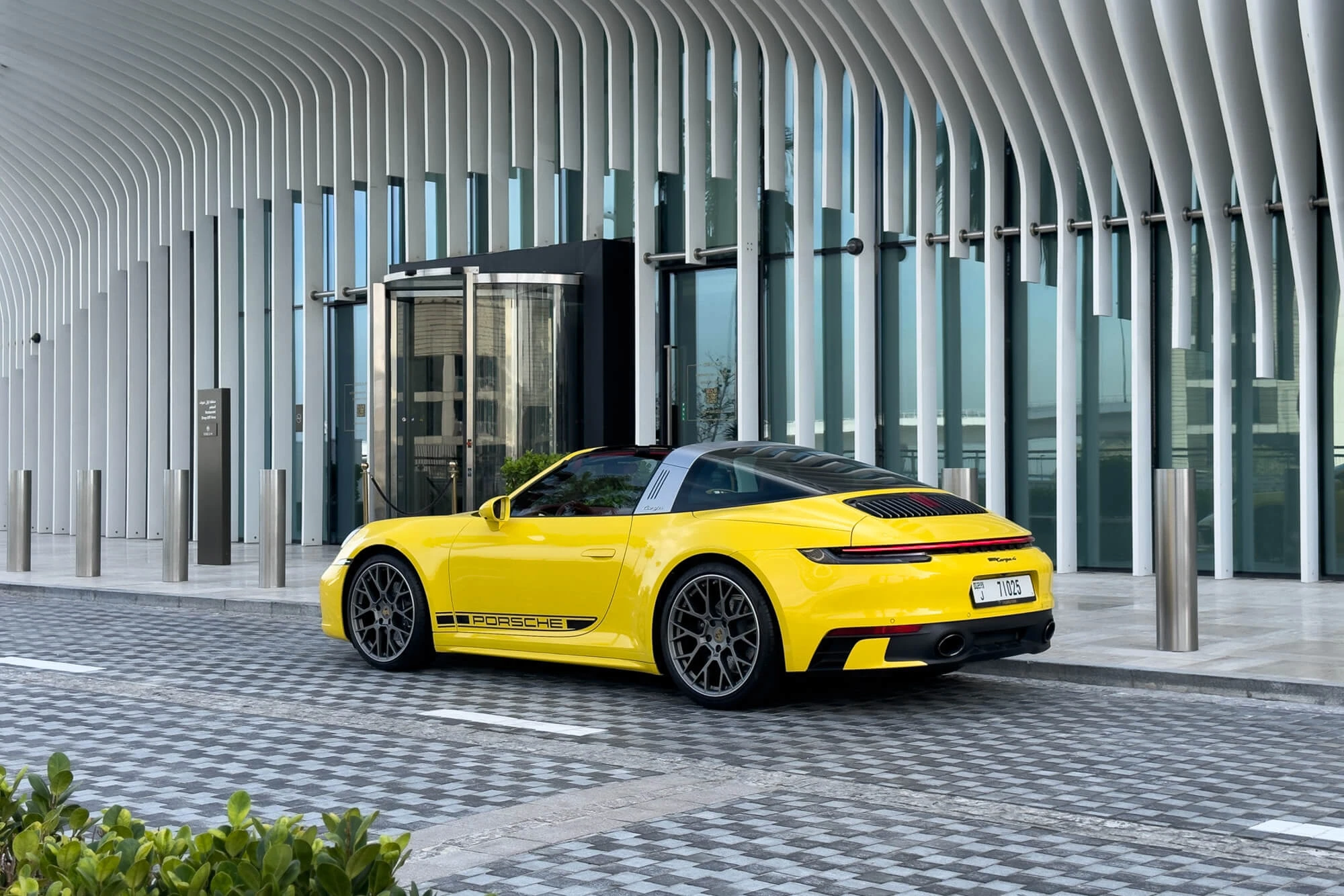 Porsche 911 Targa 4 Amarelo