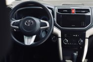 Toyota Rush 7-Sitzer Rot