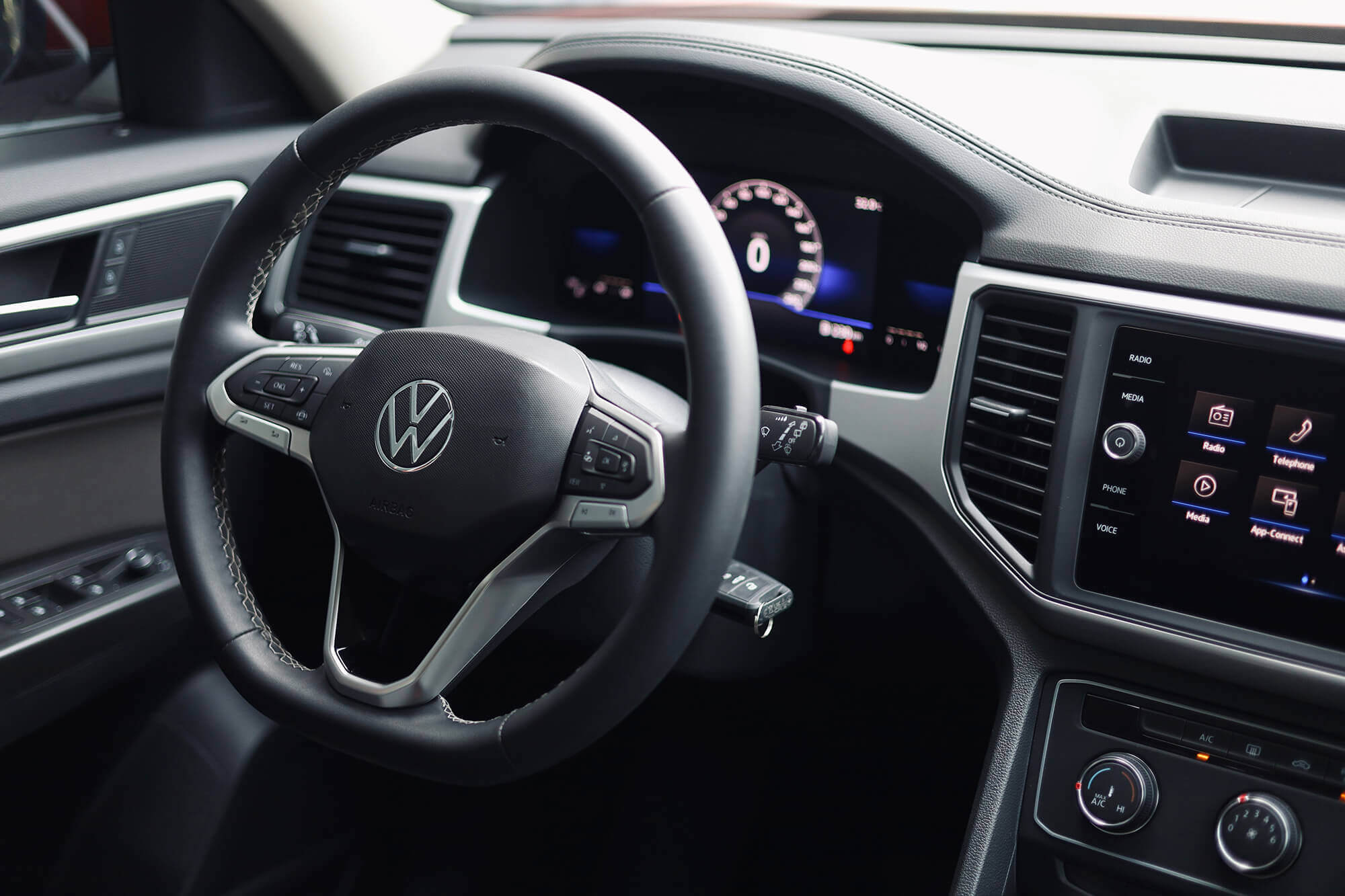 Volkswagen Teramont 7-Seater Red