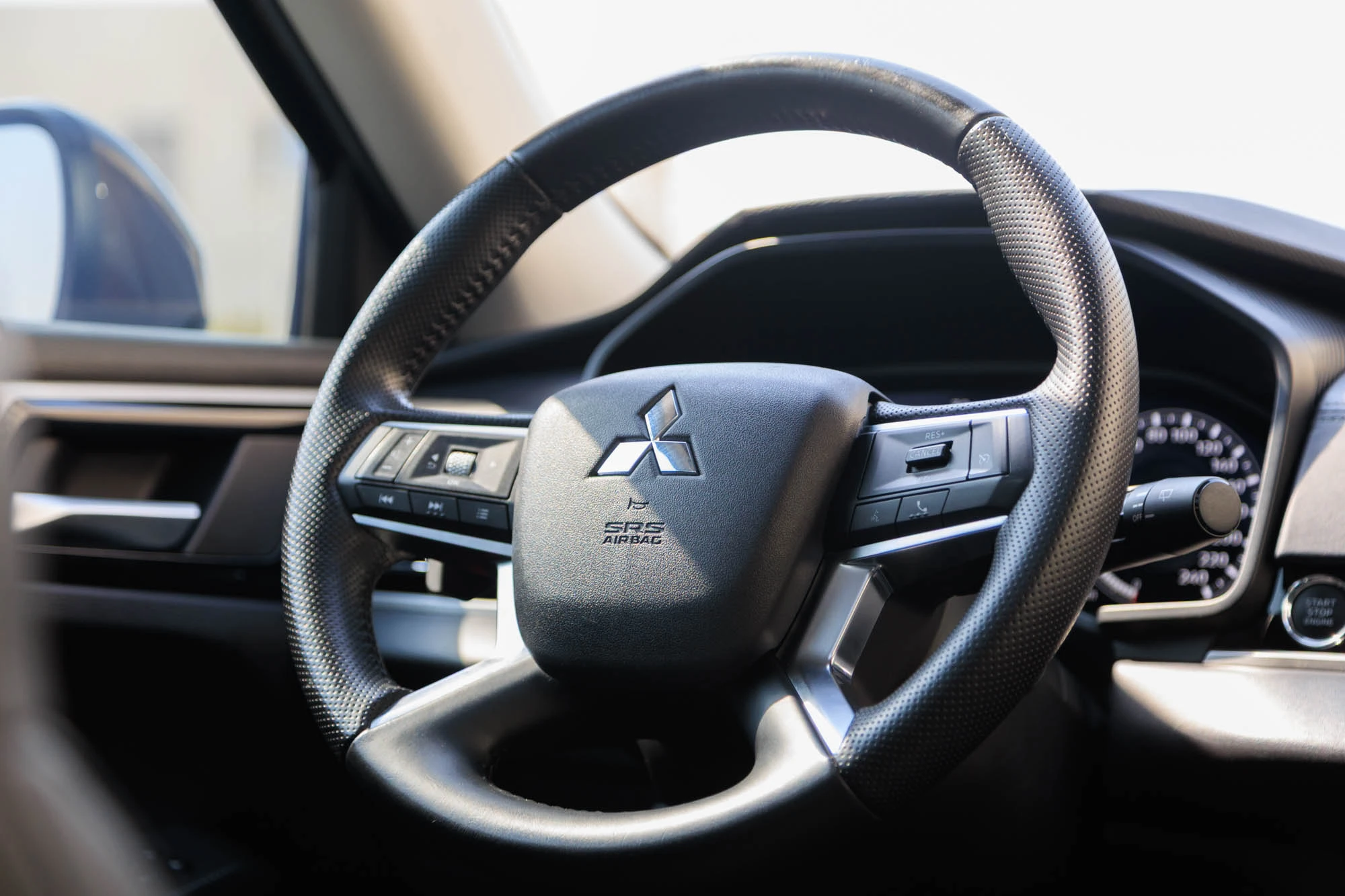 Mitsubishi Outlander 7-Seater Brown
