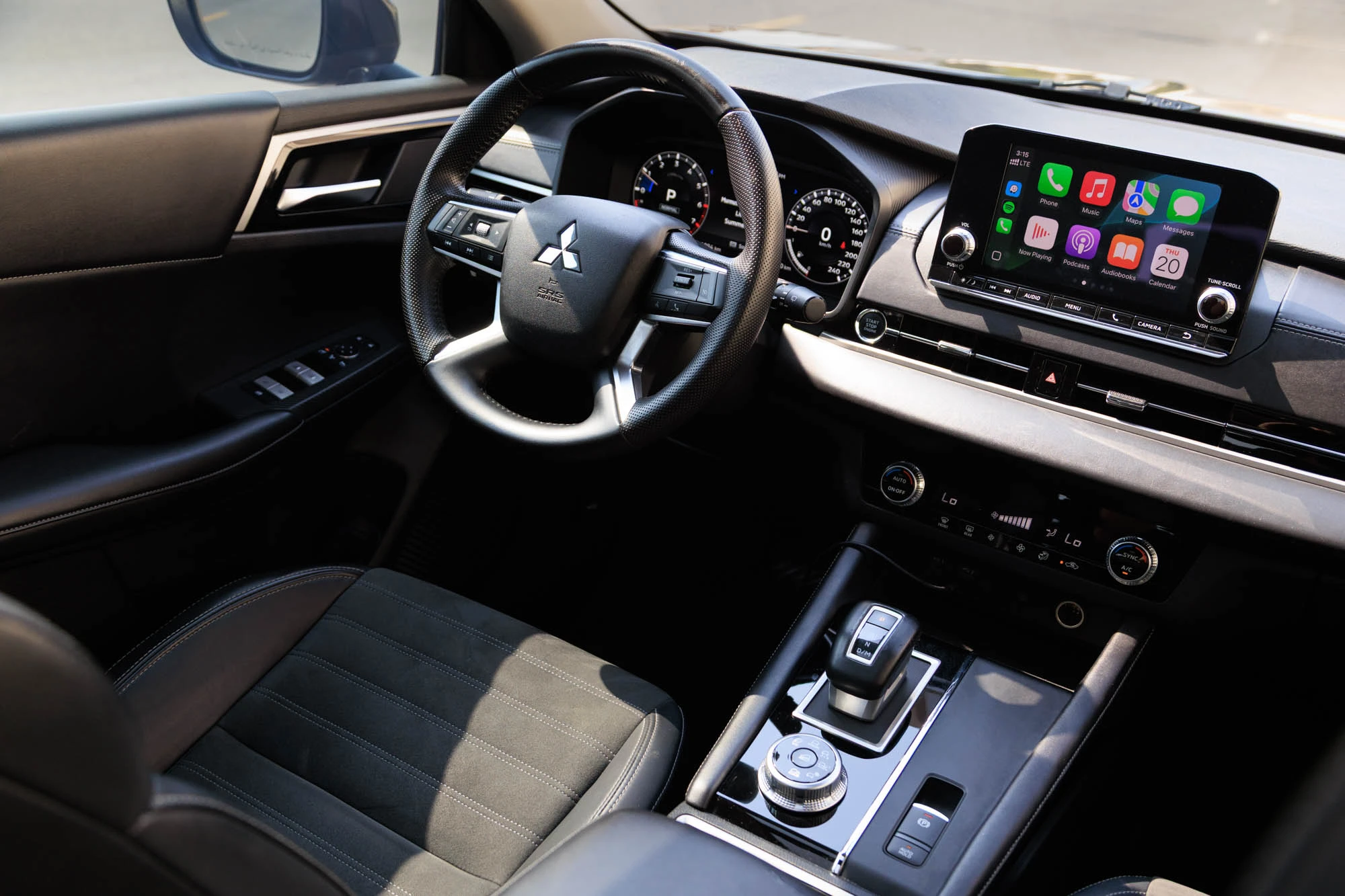 Mitsubishi Outlander 7-Seater Brown