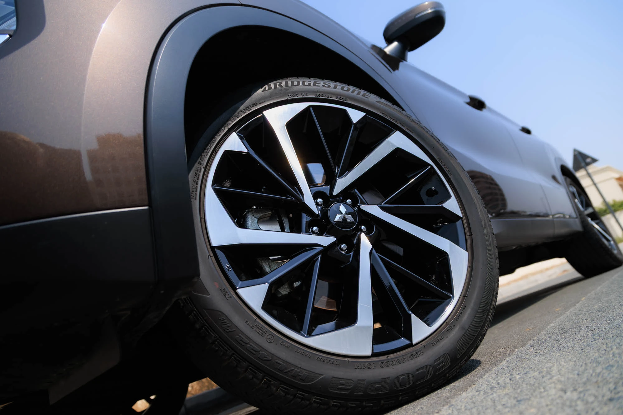 Mitsubishi Outlander 7-Seater Brown