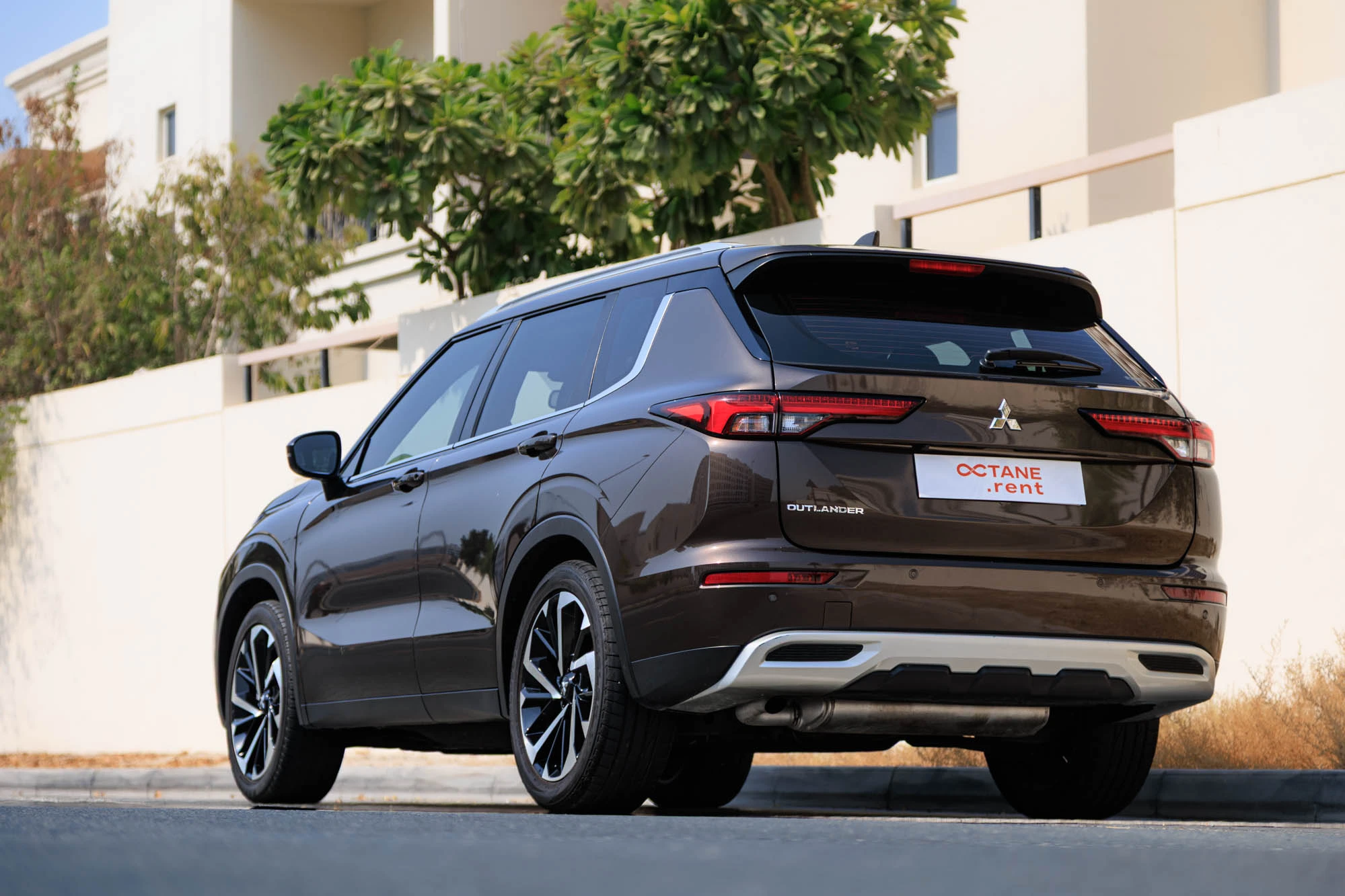 Mitsubishi Outlander 7-Seater Brown