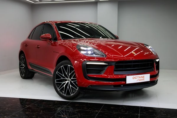 Porsche Macan Red
