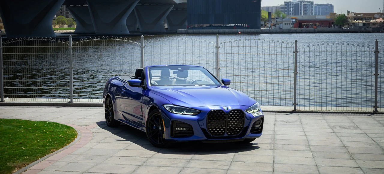 بي إم دبليو 430 مكشوفة باللون الأزرق