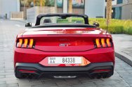 Mustang GT röd cabriolet ombyggnad