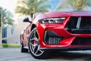 موستانج GT الجيل الجديد المكشوفة باللون الأحمر موستانج GT الجيل الجديد المكشوفة باللون الأحمر