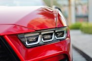 Рестайлинг красного кабриолета Mustang GT