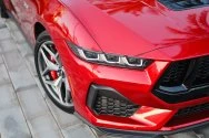 موستانج GT الجيل الجديد المكشوفة باللون الأحمر موستانج GT الجيل الجديد المكشوفة باللون الأحمر