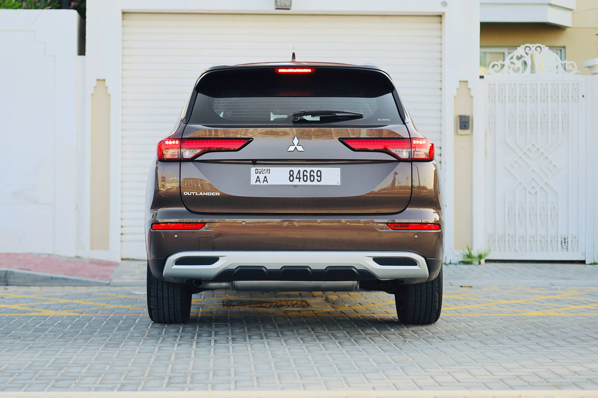 Mitsubishi Outlander 7-Seater Brown