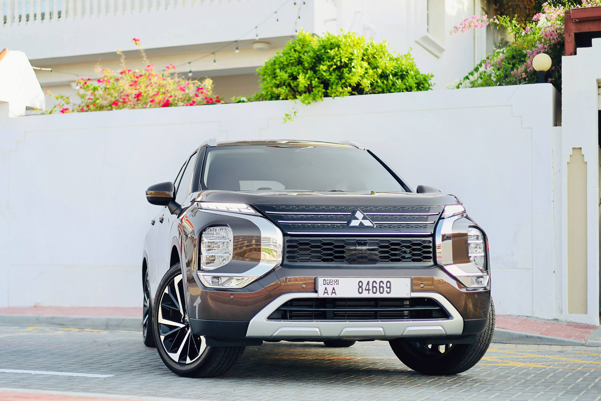 Mitsubishi Outlander 7-Seater Brown