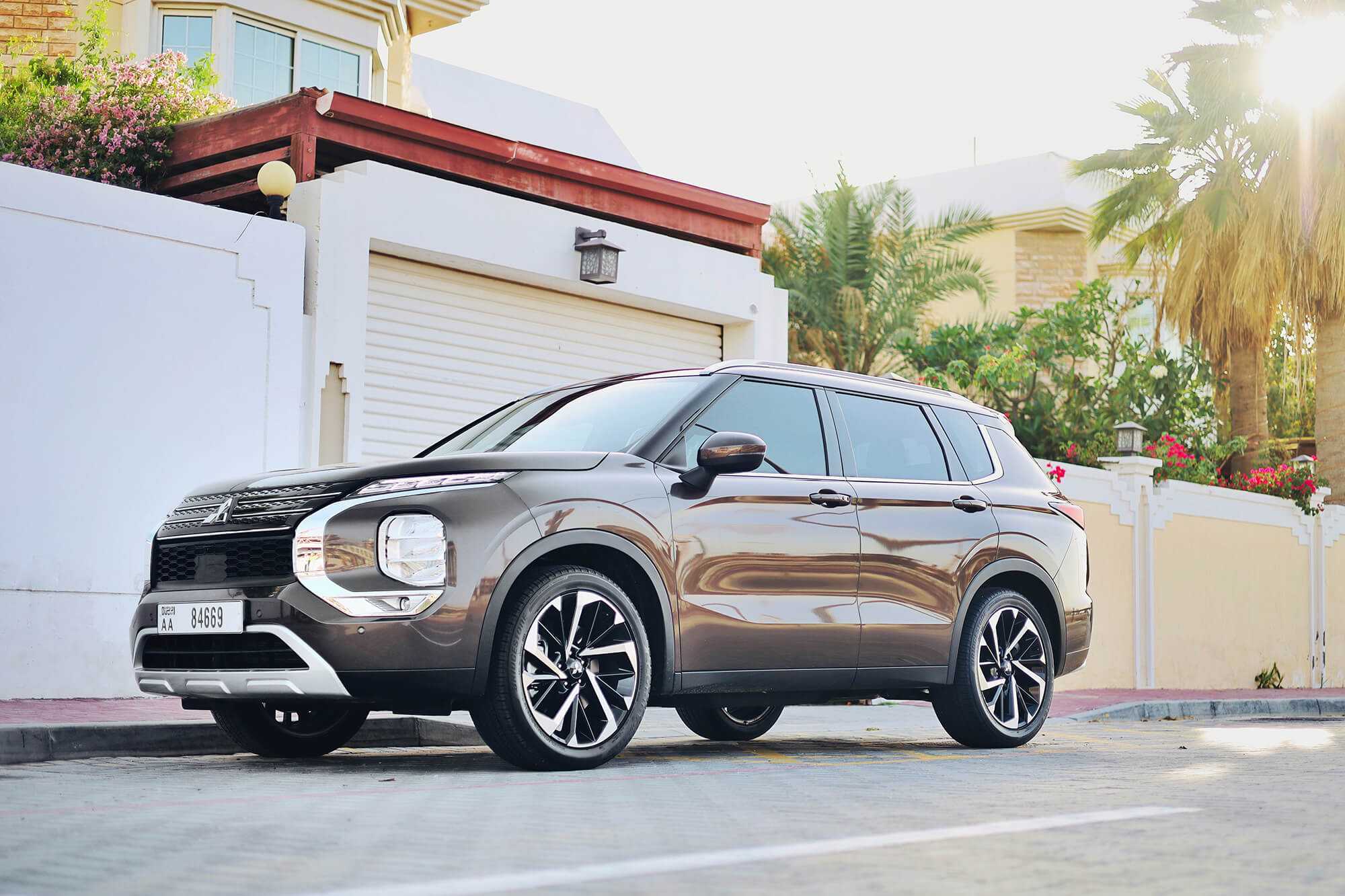 Mitsubishi Outlander 7-Seater Brown