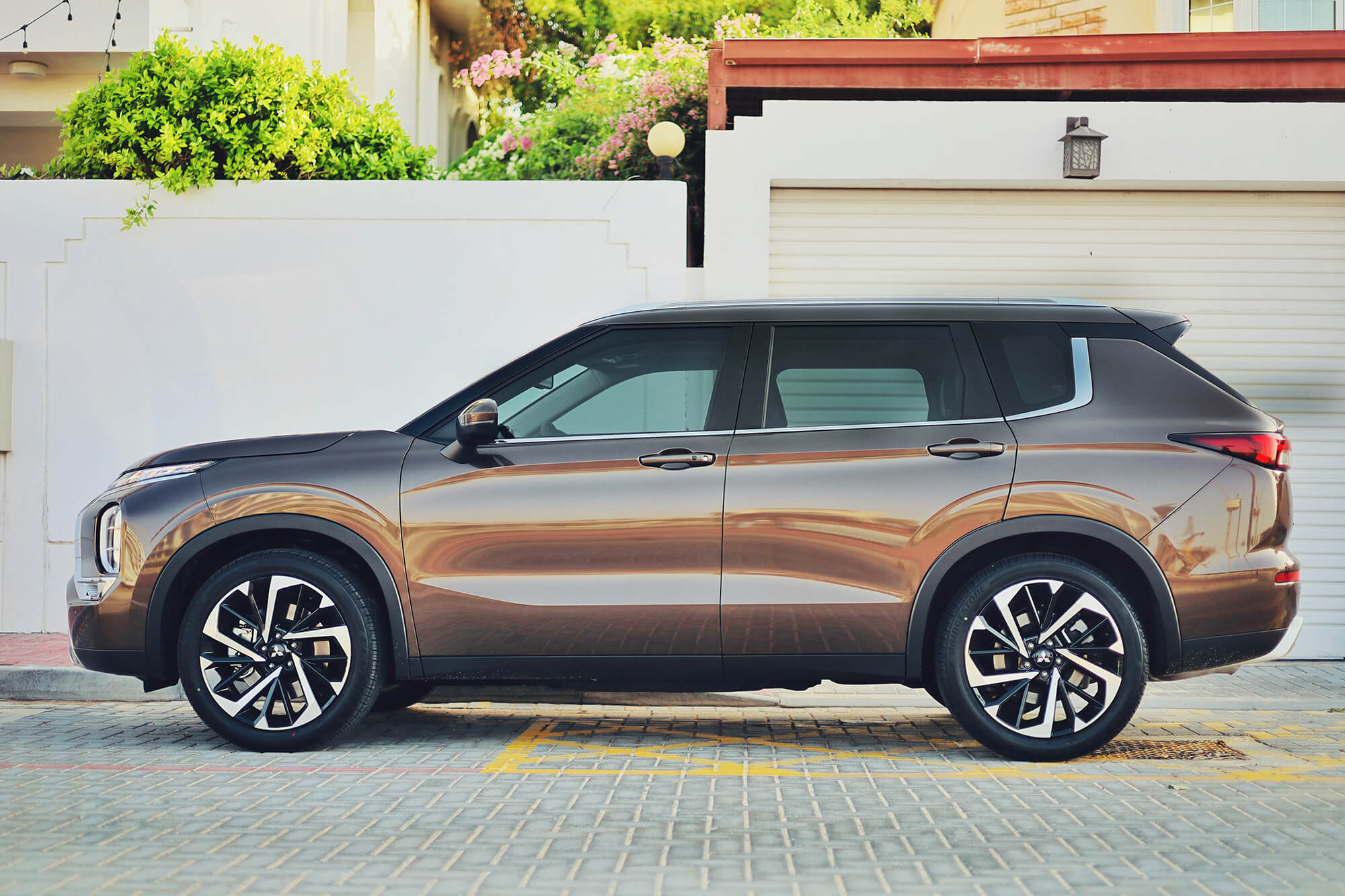 Mitsubishi Outlander 7-Seater Brown