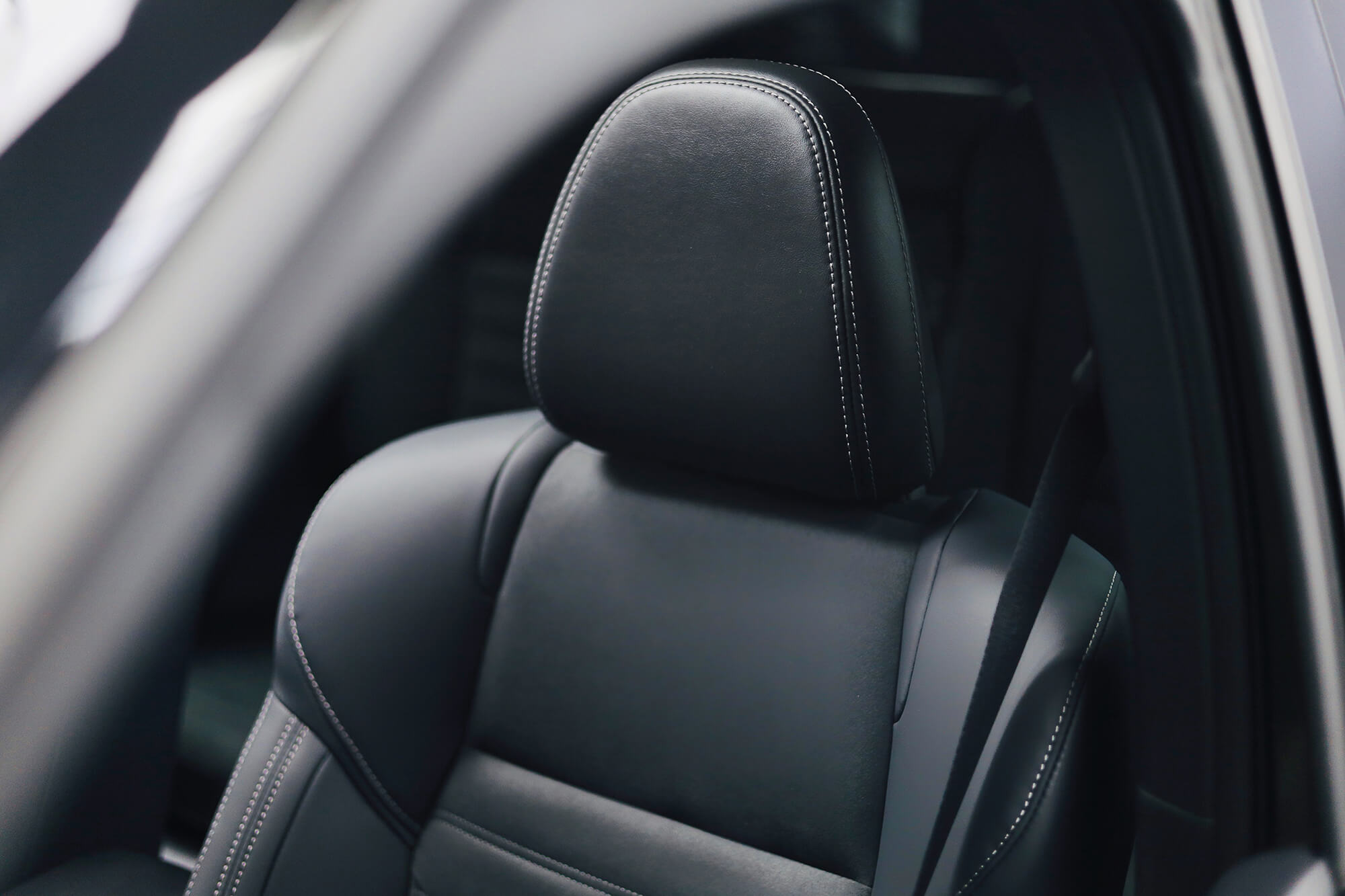 Mitsubishi Outlander 7-Seater Brown