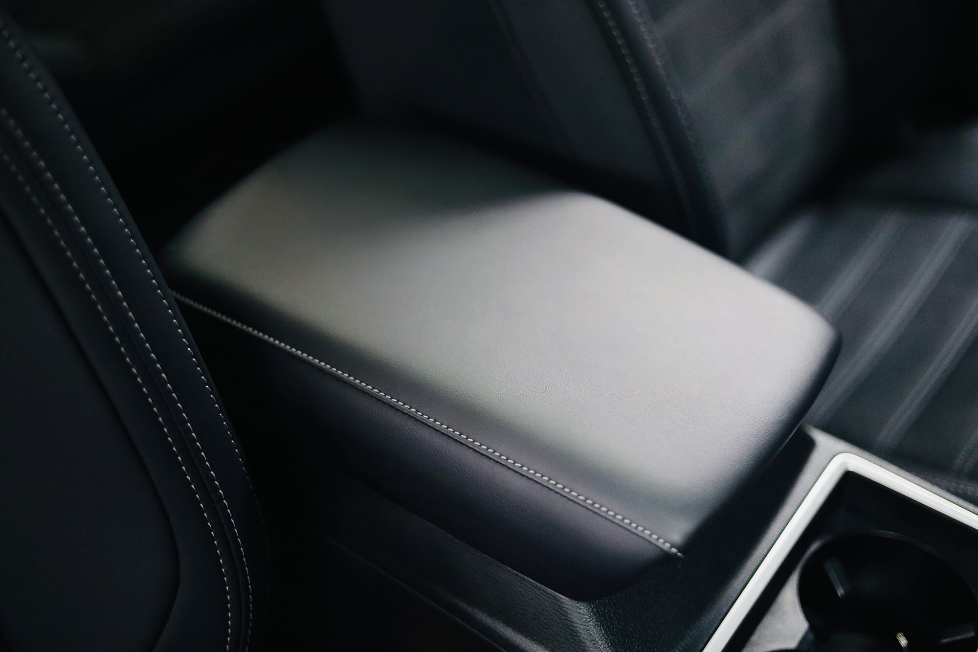 Mitsubishi Outlander 7-Seater Brown