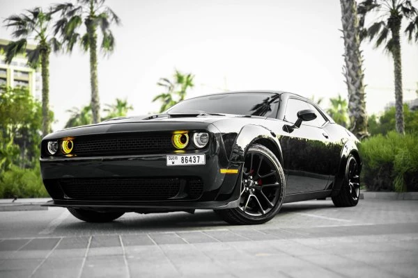 Abu Dabi'de Dodge Challenger Black Kiralama - Octane.Rent