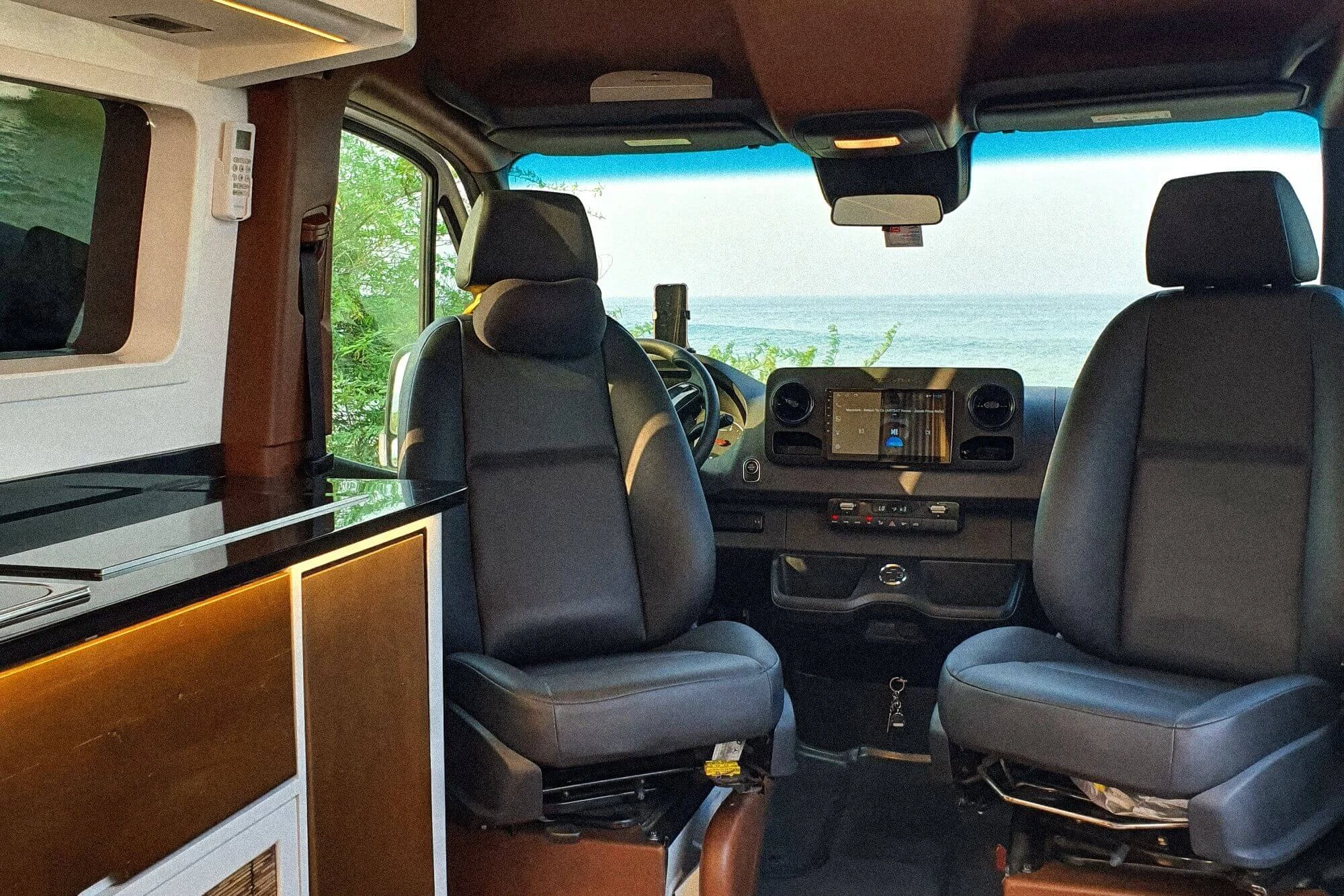 Mercedes Benz Sprinter Weiß - Wohnmobil