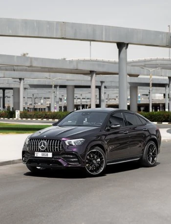 深紫色奔驰 GLE53 AMG 轿跑车