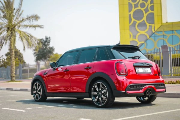 Dubai'de Mini Cooper S Red Kiralama - Octane.Rent