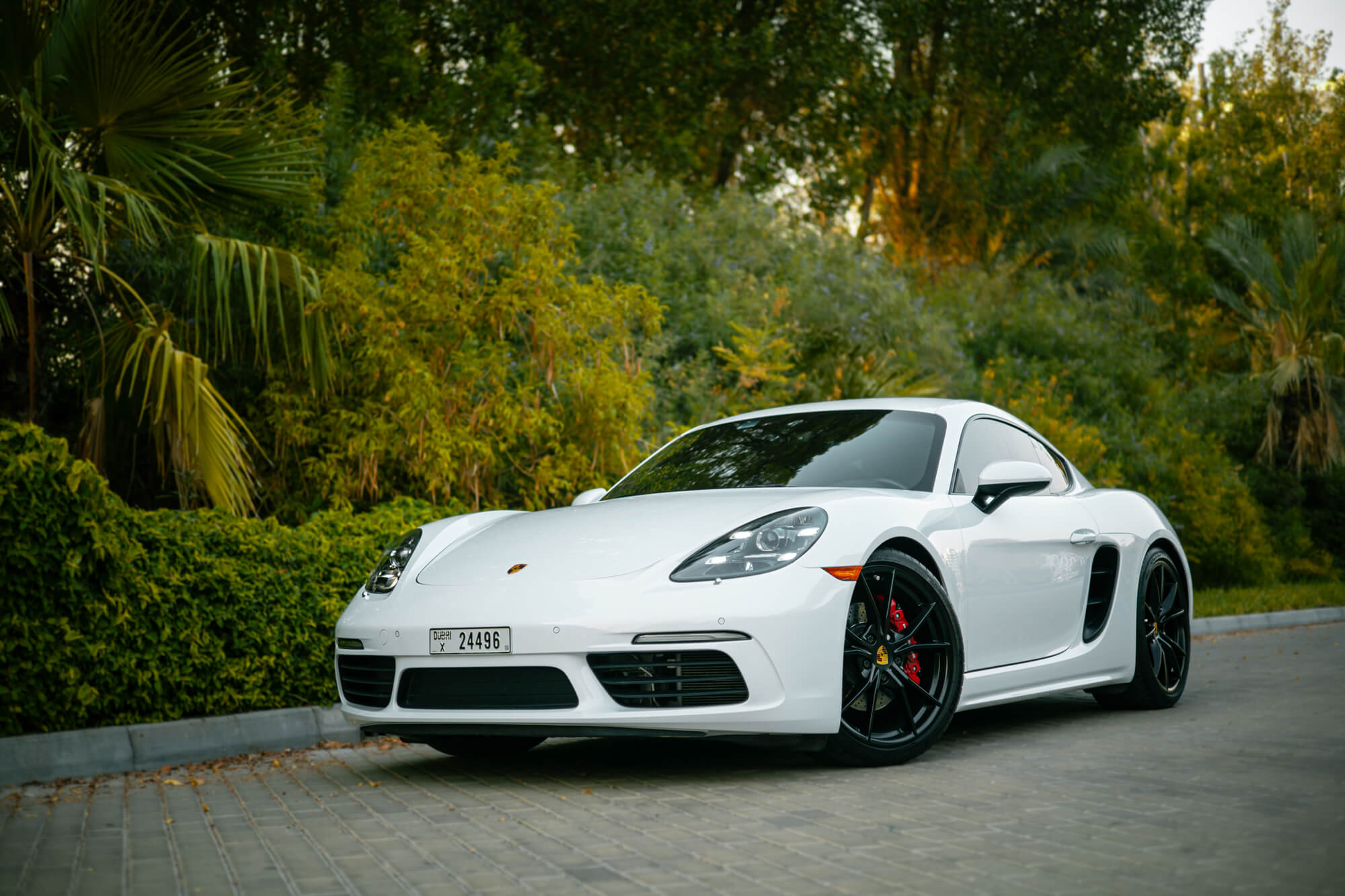 Louer une Porsche Cayman à Dubaï
