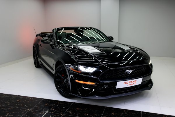 Ford Mustang Schwarz