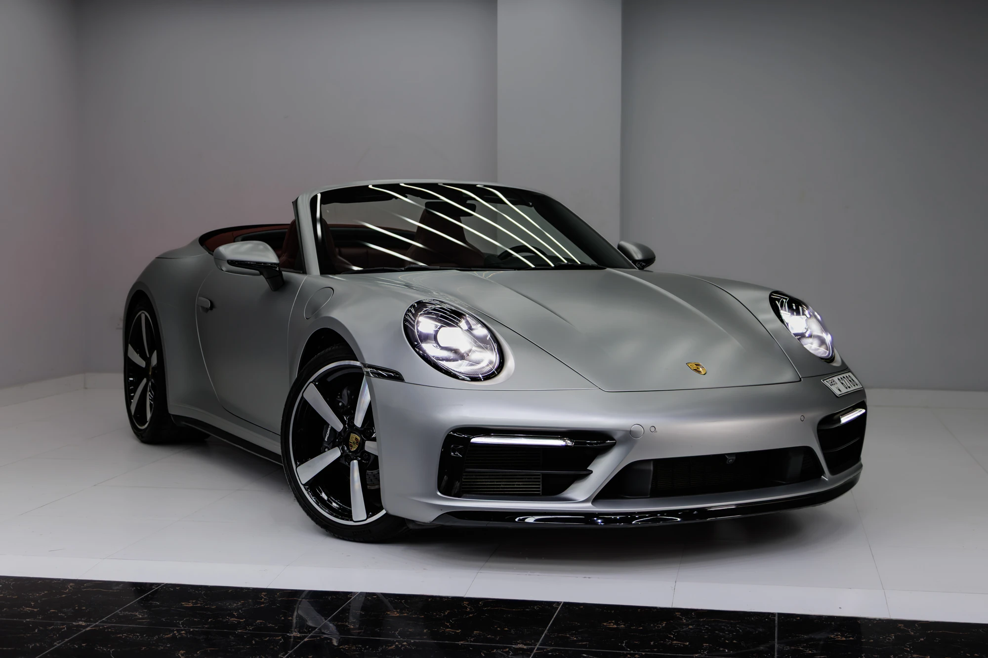 Porsche 911 Carrera Cabriolet Grau matt