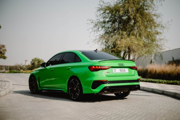 Dubai'de Audi RS3 Green Kiralama - Octane.Rent