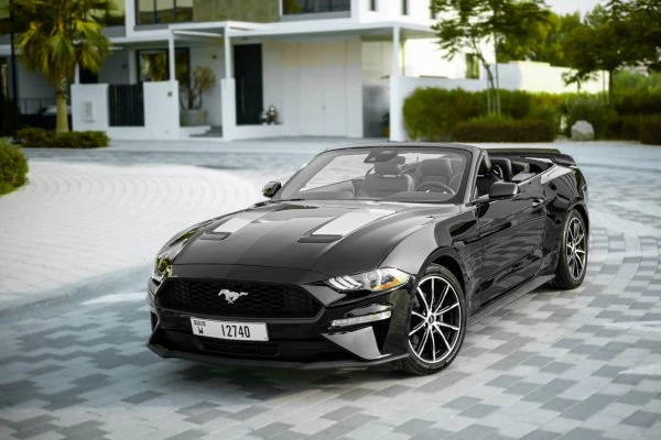 Ford Mustang noire