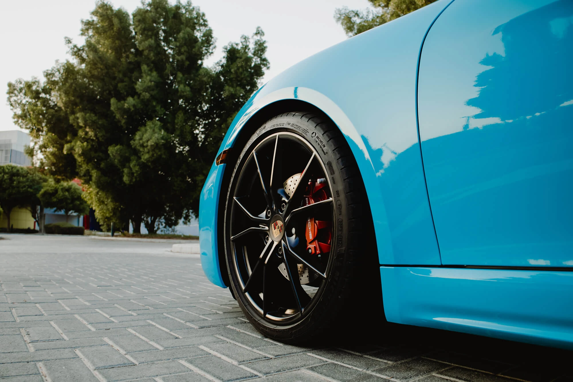 Porsche Cayman S Miami Blau