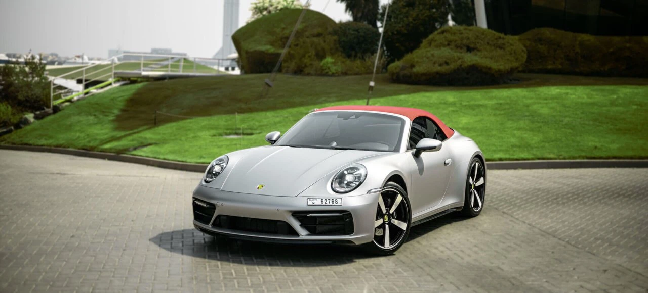 Porsche 911 Carrera Cabriolet Cinzento mate