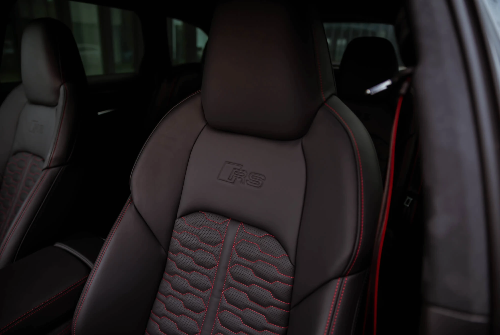 奥迪 RS6 灰色