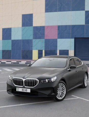 بي إم دبليو 520 الجيل الجديد 520 أسود غير لامع