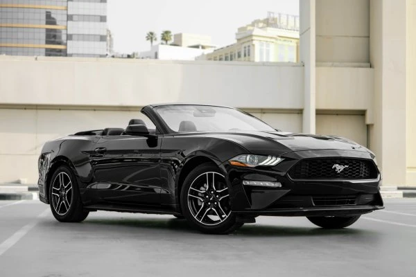 Ford Mustang Convertible Negro D