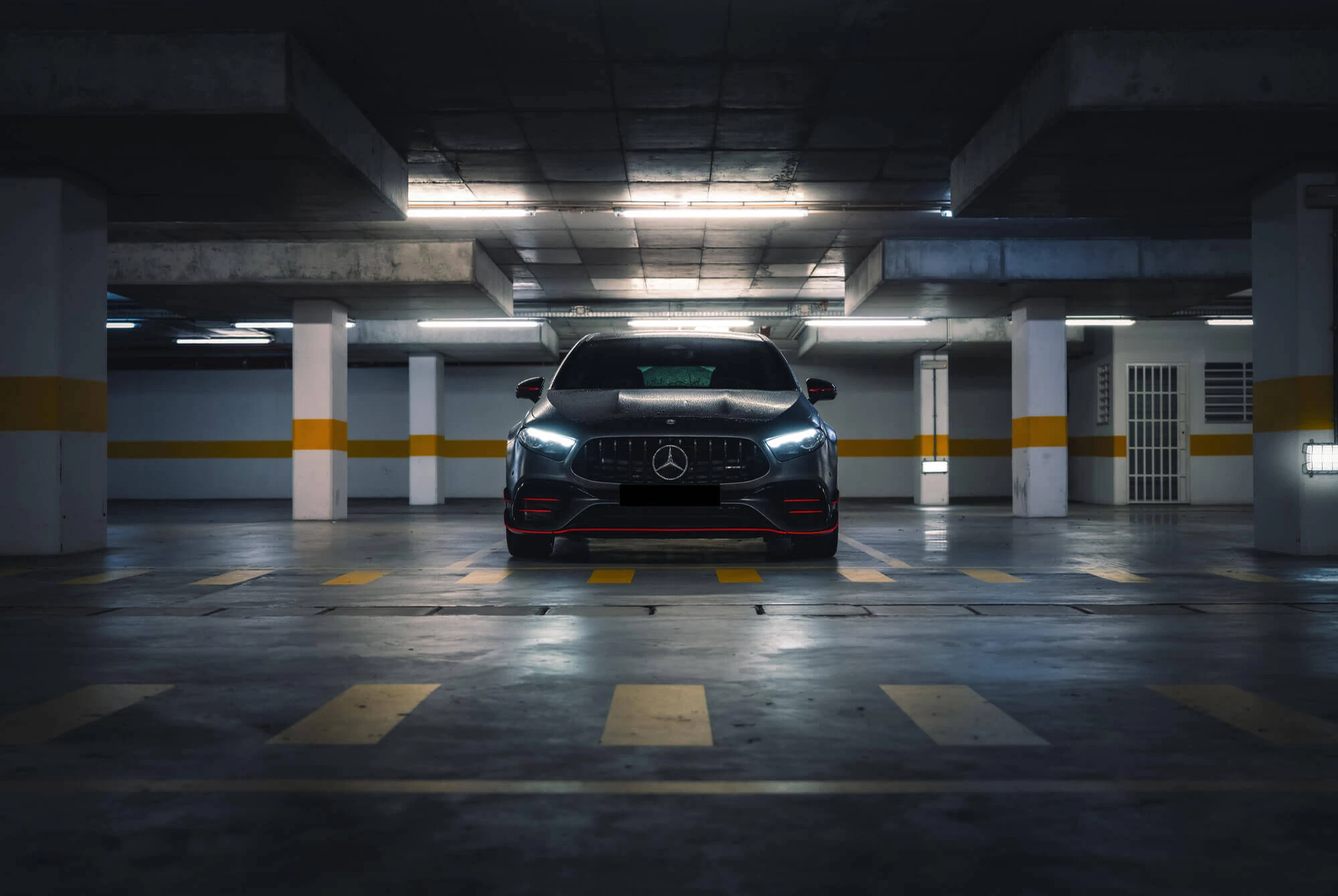 Mercedes-Benz a45s Grau