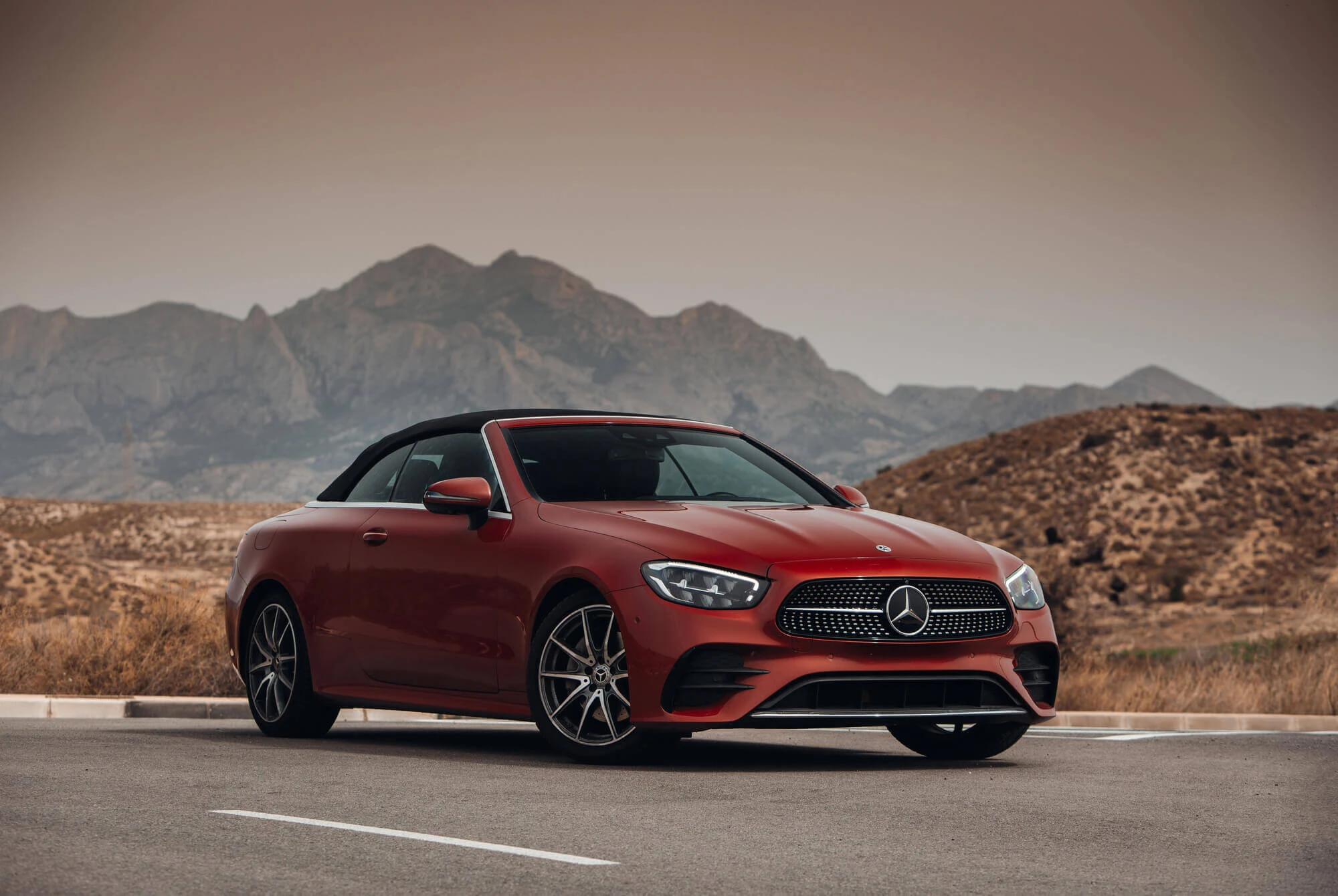 Mercedes-Benz Clase E Rojo