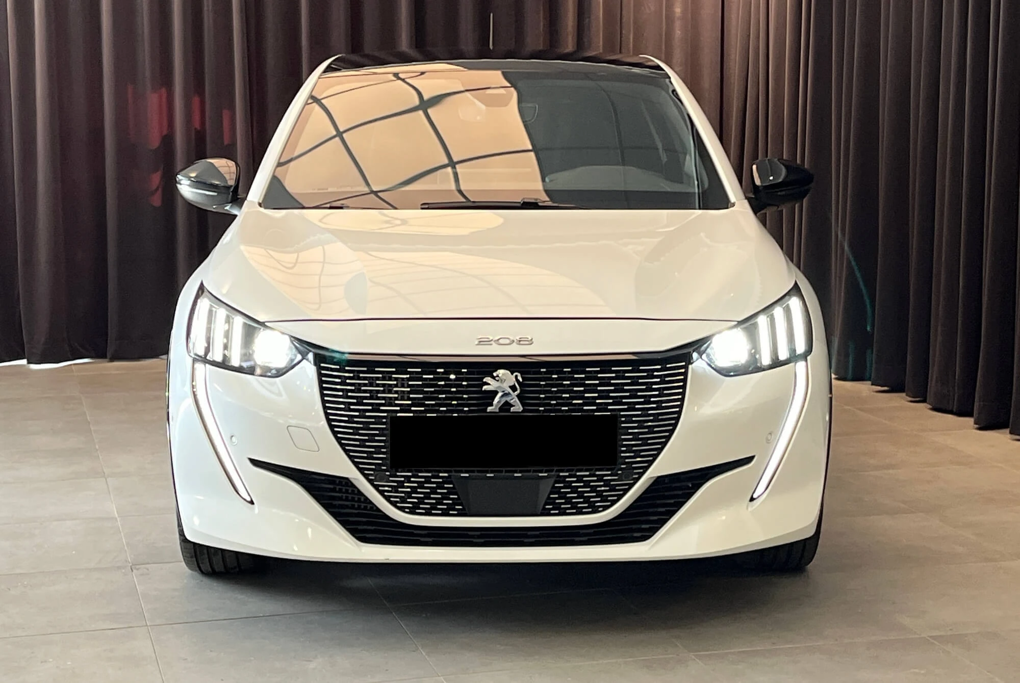 Peugeot 208 Белый