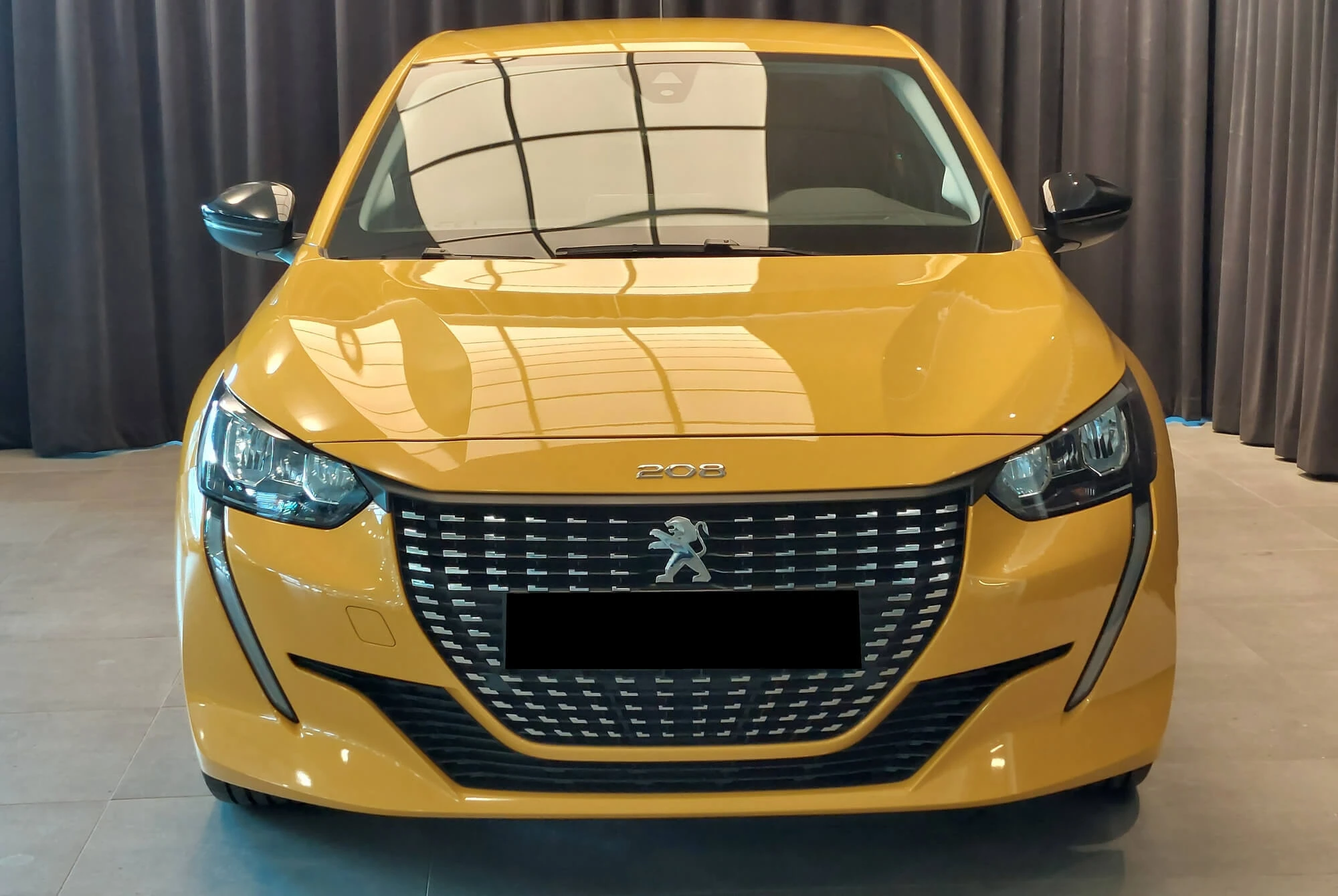 Peugeot 208 Giallo